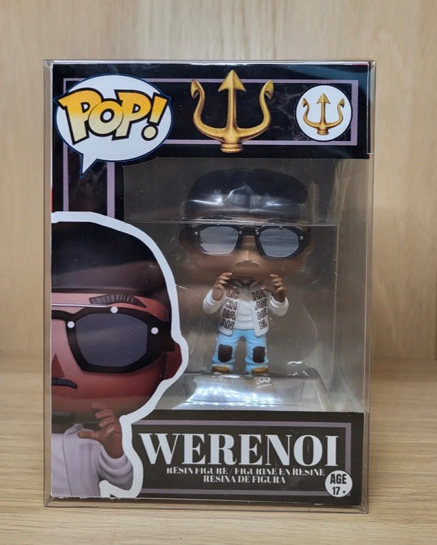 Figurine Werenoi en boîte avec fond bois